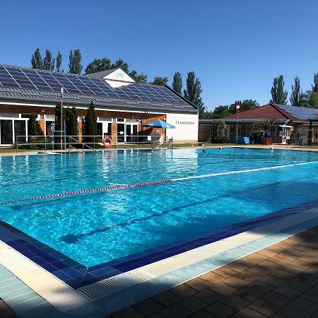 Hotel Imperial Gyogyszallo Es Gyogyfurdo Кишкёрёш Экстерьер фото