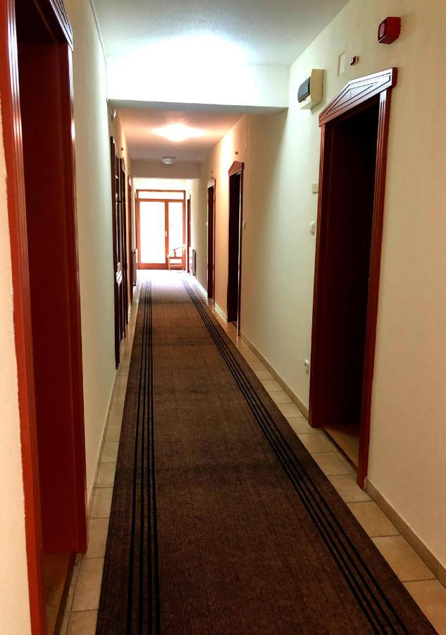 Hotel Imperial Gyogyszallo Es Gyogyfurdo Кишкёрёш Экстерьер фото
