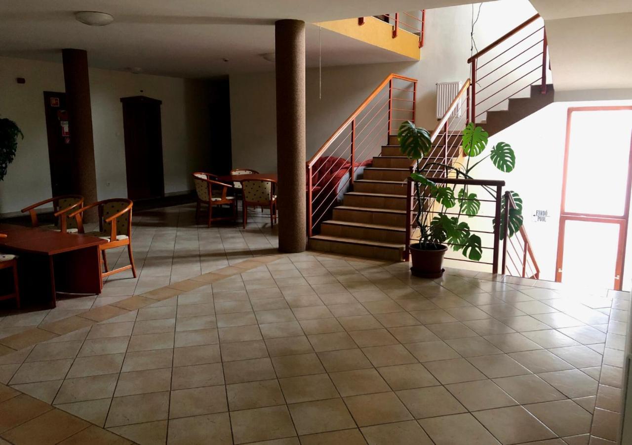 Hotel Imperial Gyogyszallo Es Gyogyfurdo Кишкёрёш Экстерьер фото