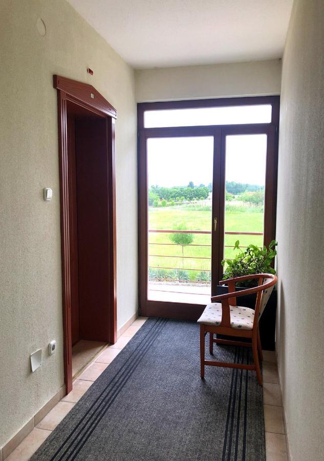 Hotel Imperial Gyogyszallo Es Gyogyfurdo Кишкёрёш Экстерьер фото