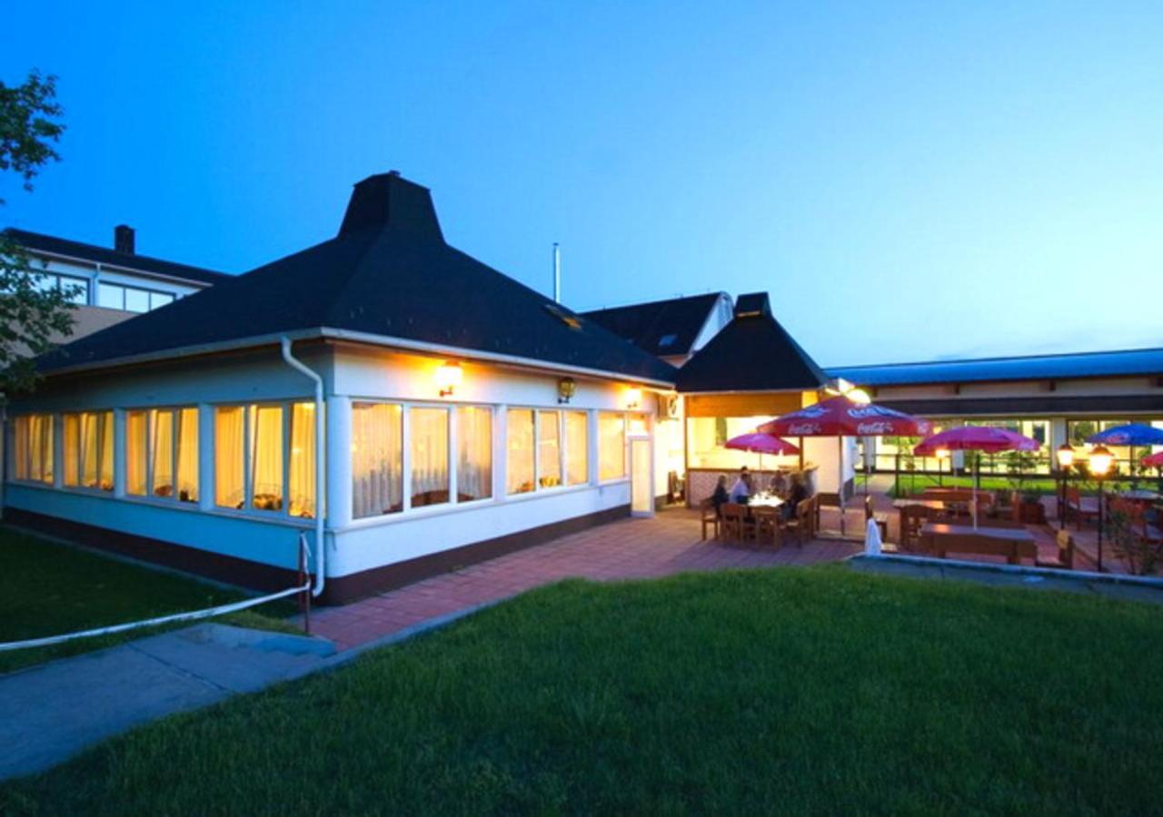 Hotel Imperial Gyogyszallo Es Gyogyfurdo Кишкёрёш Экстерьер фото