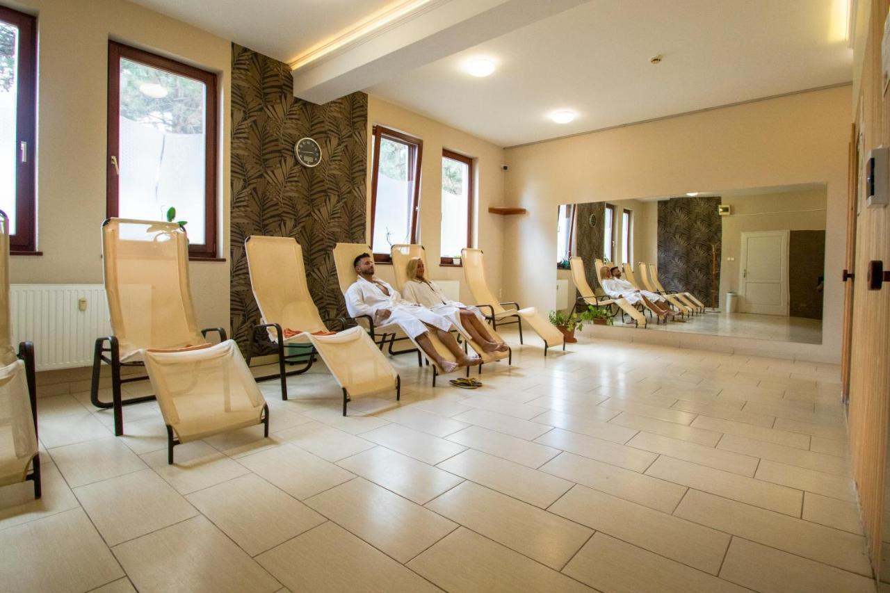 Hotel Imperial Gyogyszallo Es Gyogyfurdo Кишкёрёш Экстерьер фото