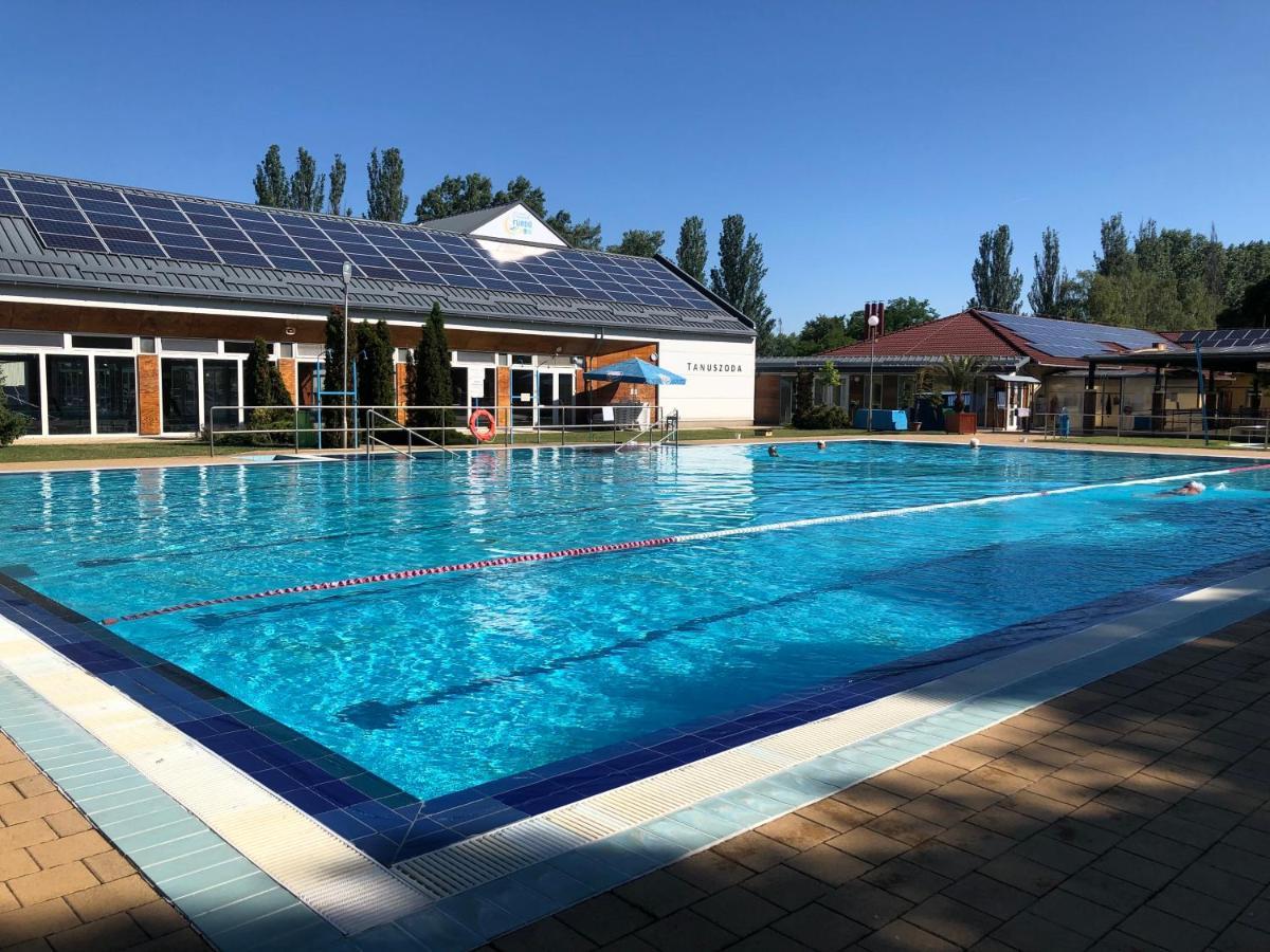 Hotel Imperial Gyogyszallo Es Gyogyfurdo Кишкёрёш Экстерьер фото